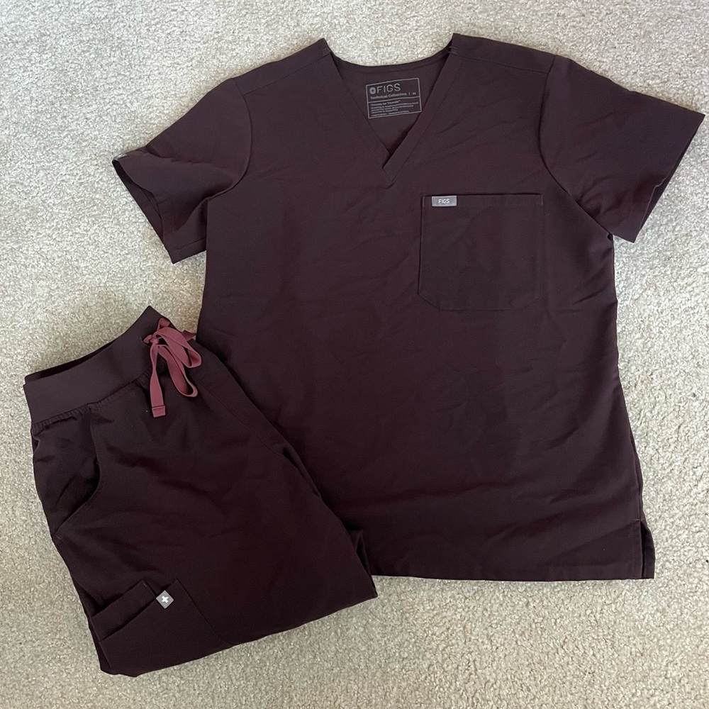 FIGS limited edition espresso Catarina scrub top and Kade-Cargo scrub pant